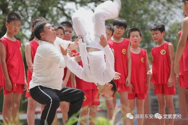 部队当兵单熊猫体育官网招大学江东武校最佳选择