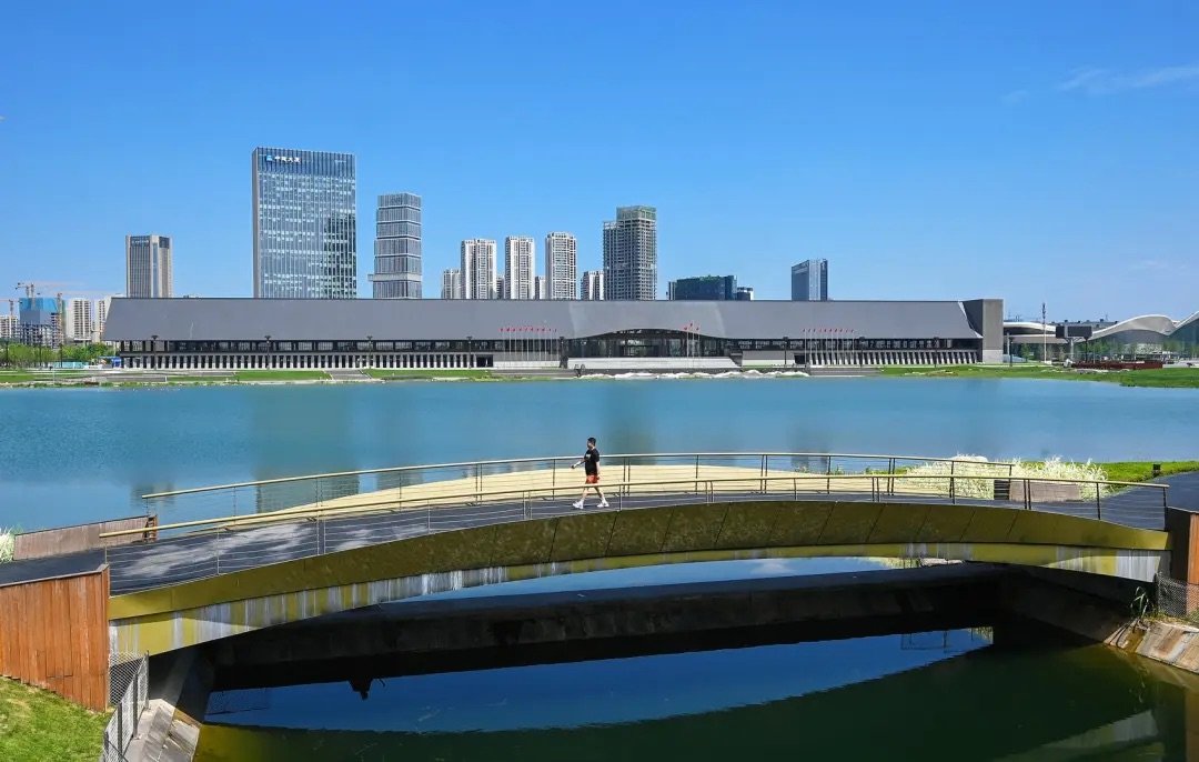 一场“缤纷绚烂”的盛会！探秘成都世运会开幕式→(图4)